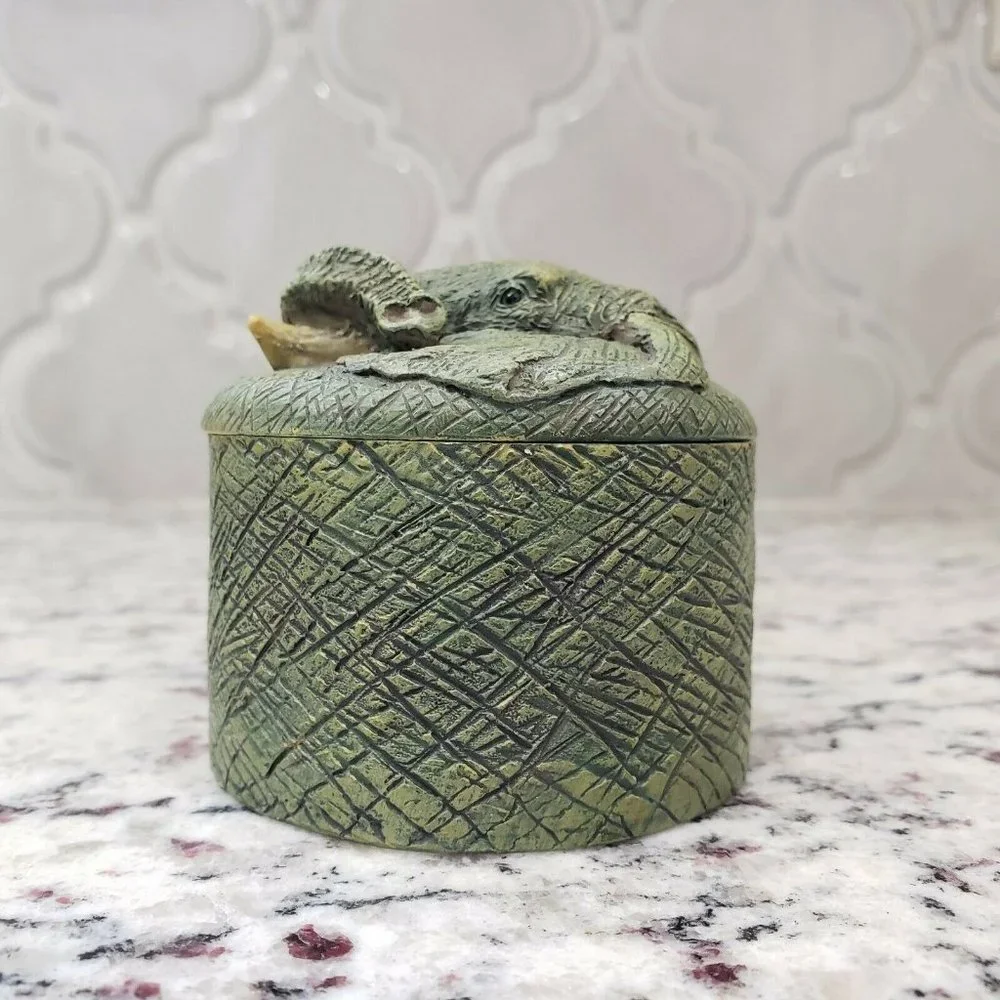 Vintage Resin Elephant Head Round Trinket Box